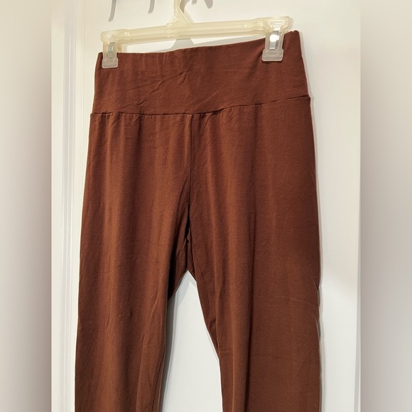 Shein Women’s Brown Leggings Size Medium - Picture 4 of 10